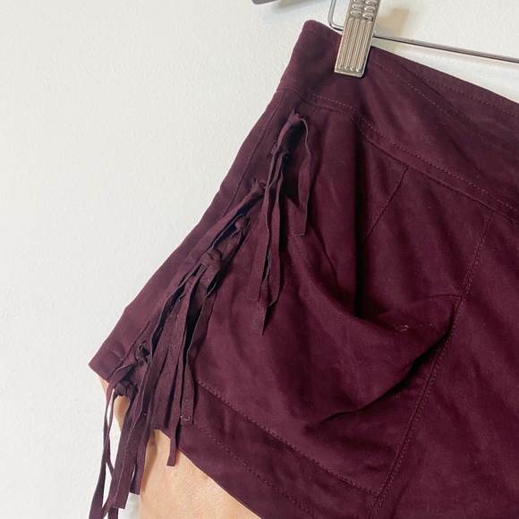 Boutique Kori America Faux Suede Burgundy Fringe Shorts Festival Size Small - Picture 3 of 4